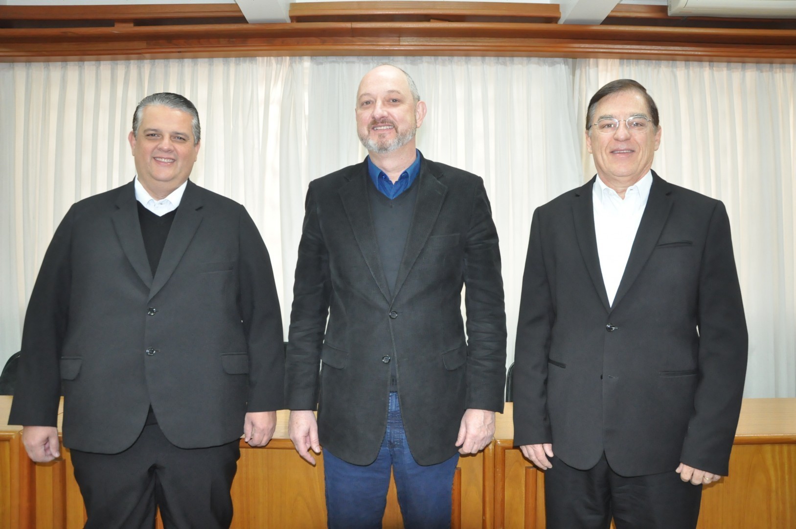 Nova diretoria do cmpus: Adilson Stankiewicz (Diretor Acadmico); Paulo Roberto Giollo (Diretor-Geral); e Paulo Jos Sponchiado (Diretor Administrativo)