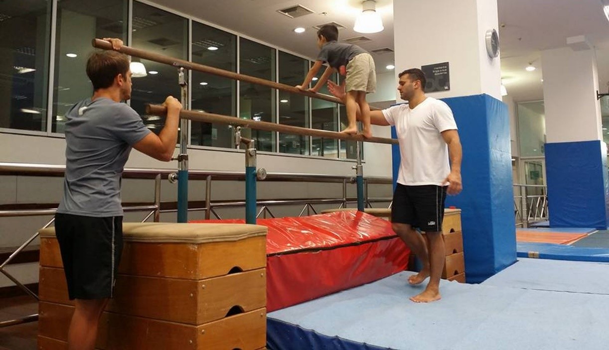 Equipe de Rodrigo Brivio desenvolve atividade esportiva com crianas com autismo
