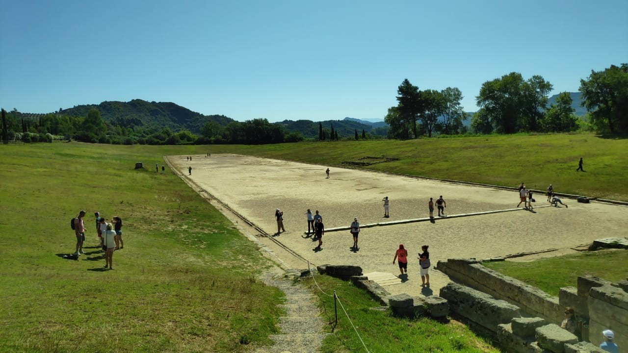 Visita ao stio arqueolgico e museu na cidade histrica de Olmpia, bero dos Jogos Olmpicos da Grcia Antiga