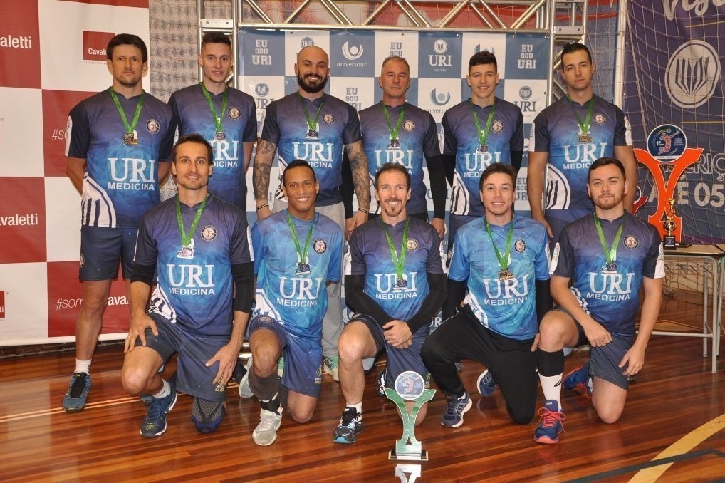 Ginsio Poliesportivo da URI sediou, em julho, a I Copa de Voleibol Masculino URI Erechim quando ficou em 3 lugar