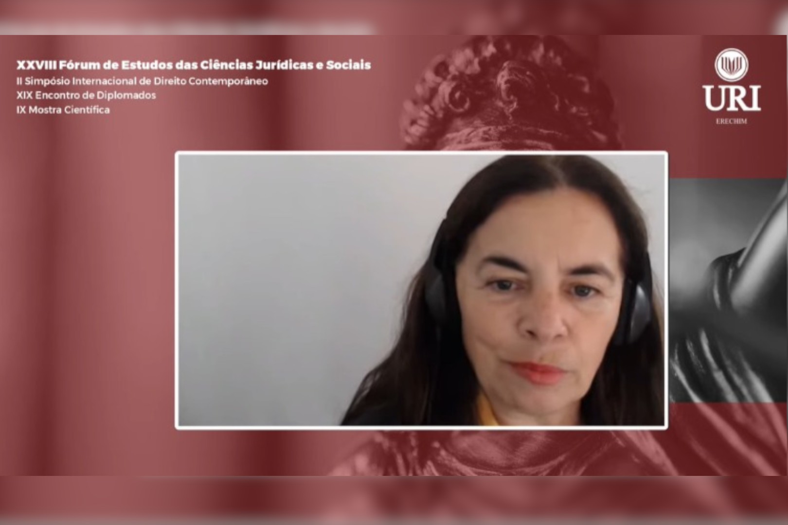  Cristina Maria de Gouveia Caldeira, da Universidade de Lisboa, tratou da privacidade e do biodireito