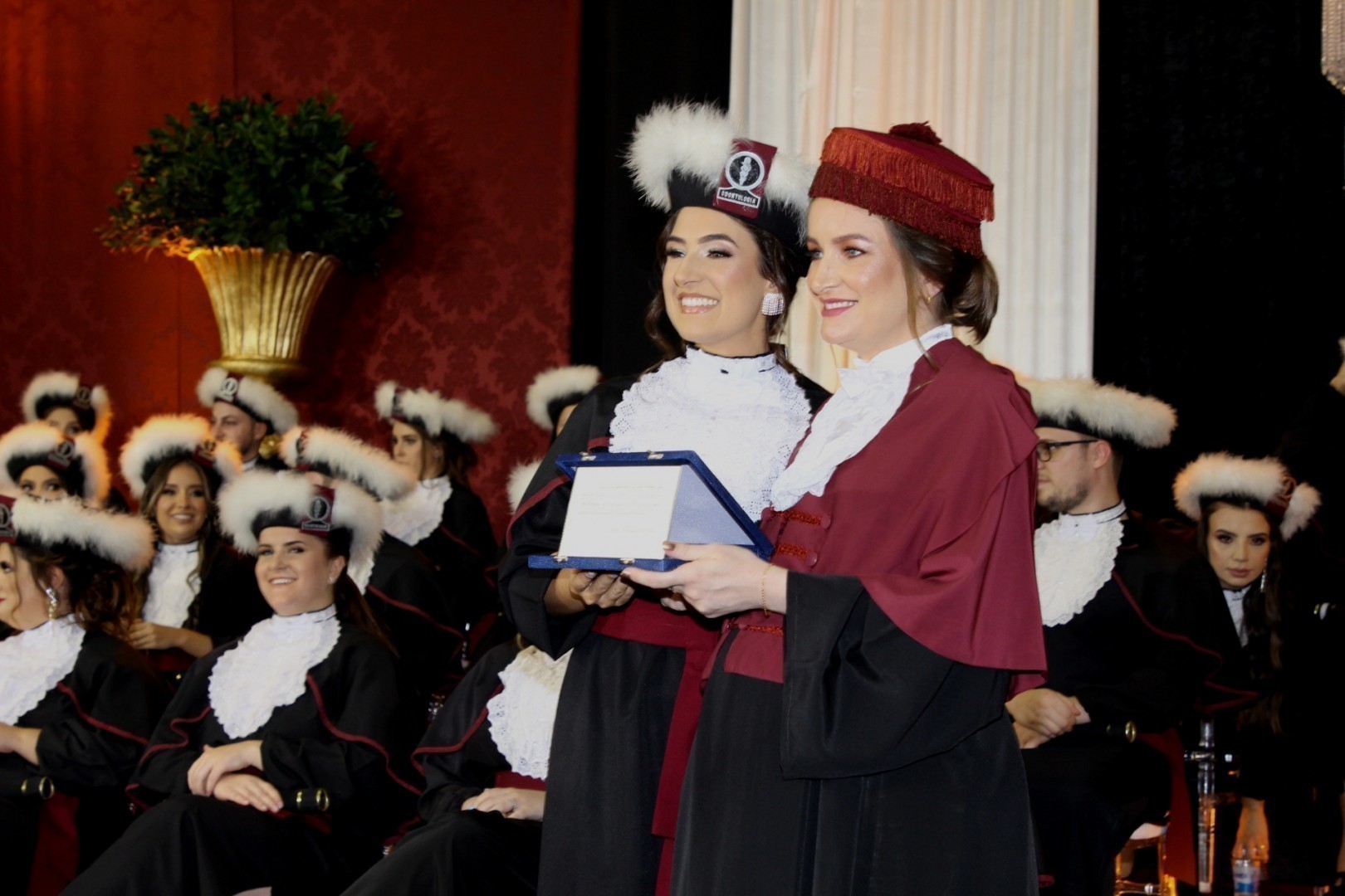 Gabriela Larissa Folador foi homenageada com o Mérito Acadêmico